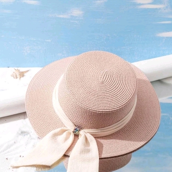 White Summer Sun Straw Hat - Picture 2 of 7